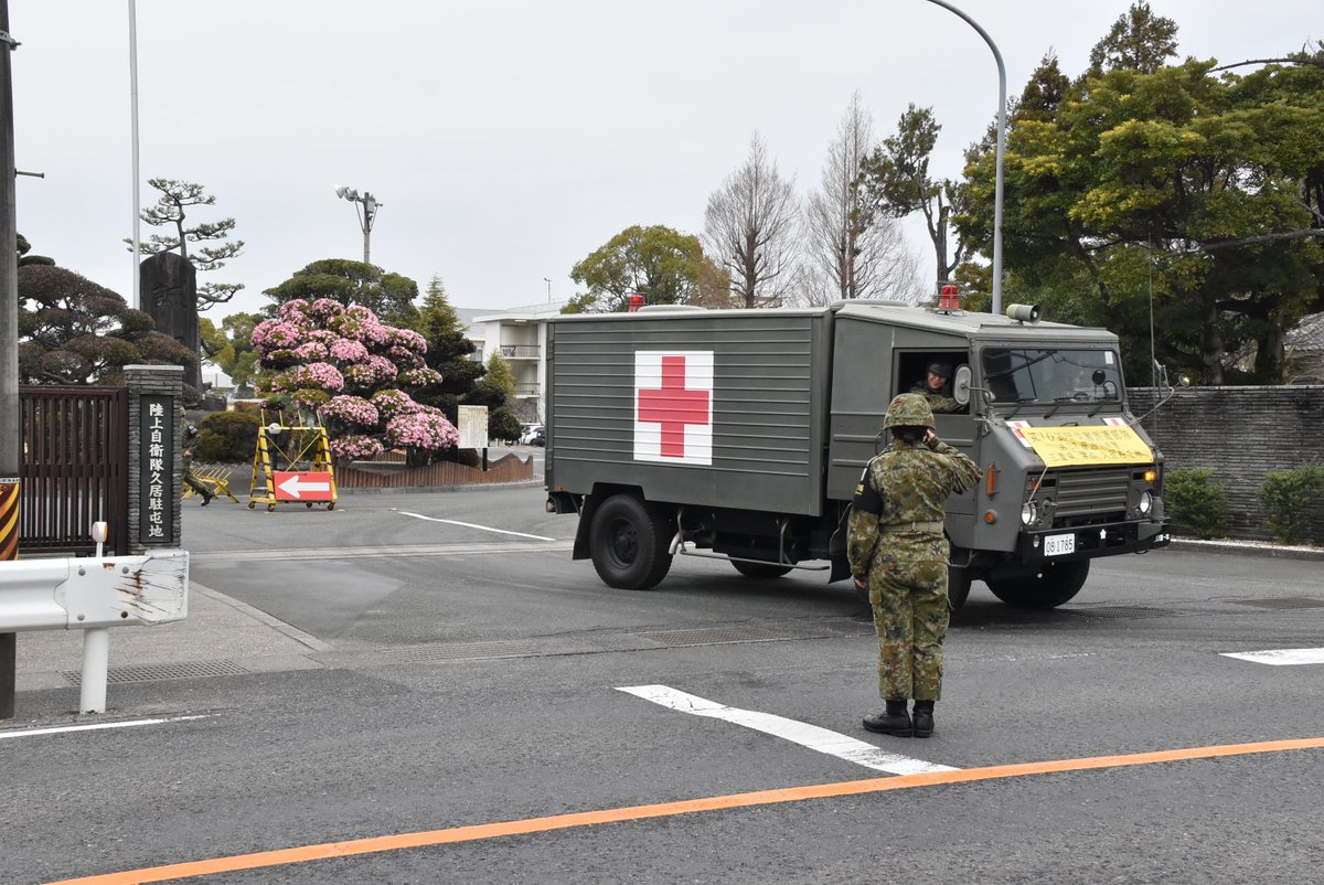 gsdf_ma_hisai's tweet photo. 【続々と現地へ向かう隊員たち】
#久居駐屯地 から本日も、石川県 #輪島市 へ向け３３連隊の隊員が続々と増員に向かっていきました。

国民の安心のため、任務に邁進して参ります。

#陸上自衛隊
#中部方面隊
#第１０師団
#能登半島
#災害派遣 https://t.co/GzlvxqdnWL