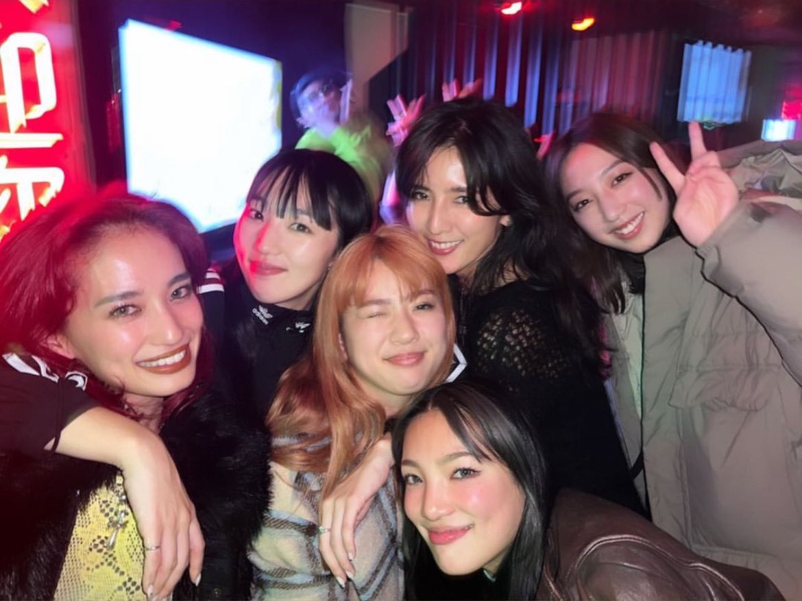 Egirls2011x20XX's tweet photo. 遅くなりましたが、明けましておめでとうございます🐉

大地震により被害を受けられた方々に、1日も早く安心して過ごせる日々が訪れるよう心から祈っています。

2024年も変わらず、いつも私たちのそばにいてくれるE-girlsを愛していきます！！
今年もよろしくお願いします！！ https://t.co/V8piBCCOHm