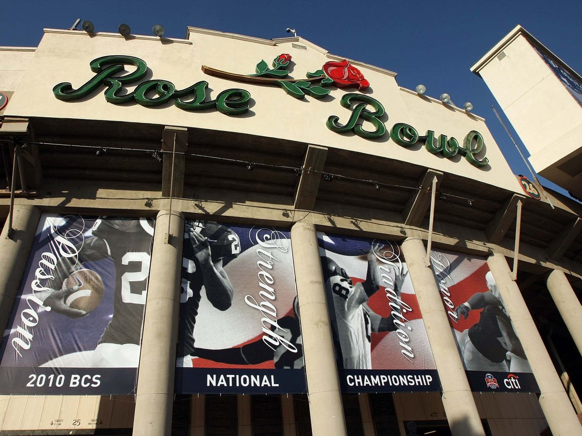 barstoolsports's tweet image. Moving The Rose Bowl Game To SoFi Stadium Is The Single Dumbest Idea In The History Of Mankind barstoolsports.com/blog/3498696/m…