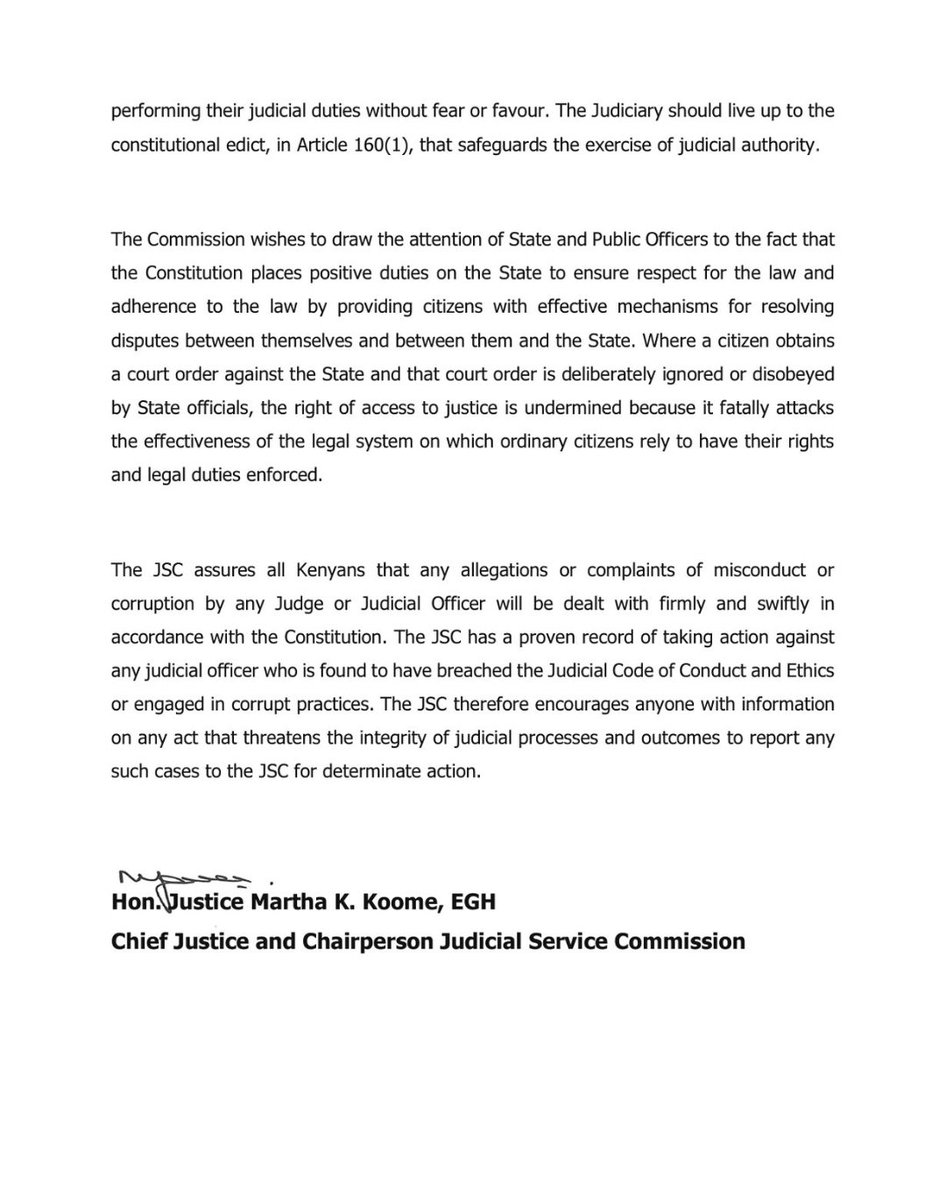 itskipronoh's tweet photo. "You're setting the stage for anarchy, respect the Judiciary," CJ Martha Koome tells William Ruto.  

Gloves off! https://t.co/V4k2KZyWE4