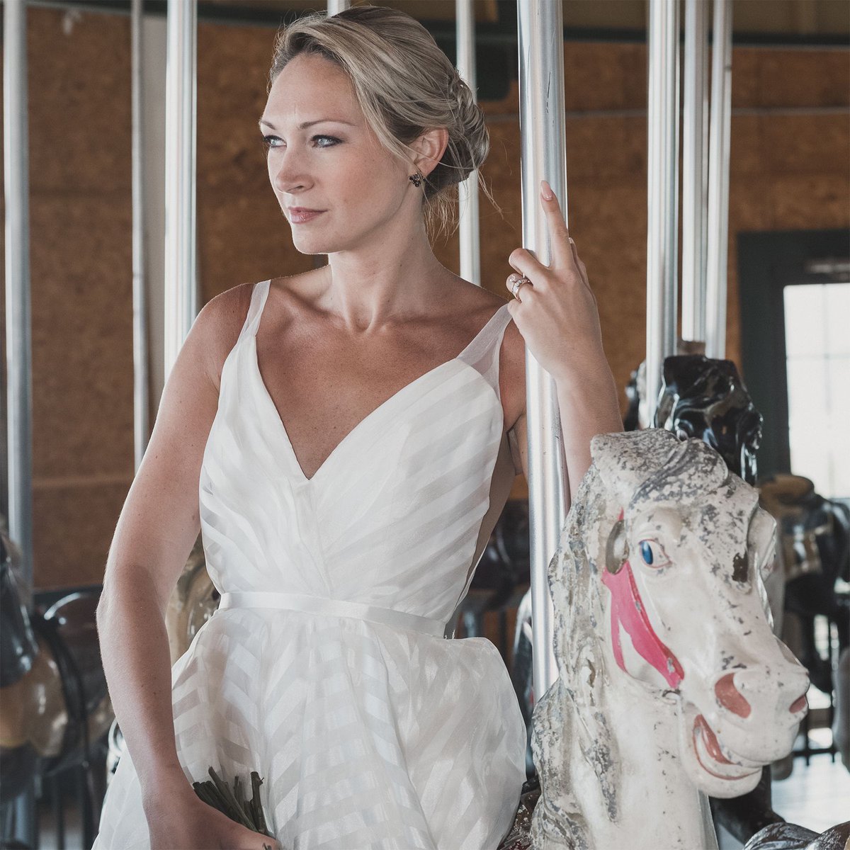 Sad to hear the #carousel is coming down at #EastonsBeach in #Newport 🥹 We've captured some beautiful moments there!
📍 @rotundaballroom_eastonsbeach <a href="/mullenbros/">Mullen Bros.</a> @michellejeannefloral <a href="/arpeggiowedding/">Arpeggio Wedding Entertainment</a> #newportwedding #withyourmemoriesinmind
