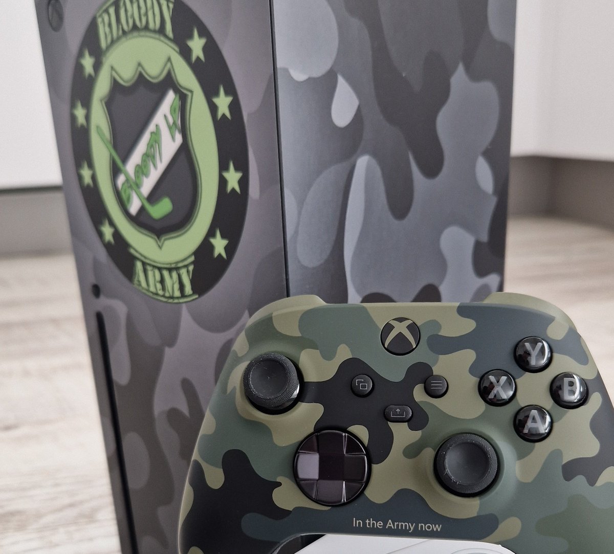 Die Konsole samt Controller sind bereit! Ab 19.30 Uhr wird gestreamt 💥💥💥💥

Schaltet ein, habt Spaß und lasst uns Gas geben 🏒🙋‍♂️📺

#Twitch #TwitchDE #BloodyLP #NHL24 #Eishockey