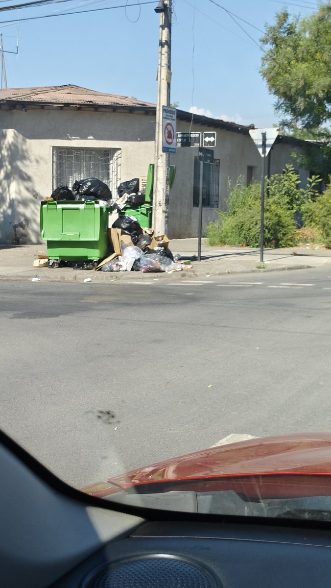 Sigue #ALERTA sanitaria en <a href="/Muni_Stgo/">Santiago</a> del sábado que no pasa el camión recolector <a href="/rodrigosepu/">Rodrigo Sepúlveda Lara</a> <a href="/biobio/">BioBioChile</a> <a href="/IraciHassler/">Irací Hassler Jacob</a> <a href="/lametro_fm/">LaMetroFM</a> <a href="/Orrego/">Claudio Orrego L.</a>  BASCUÑAN GUERRERO RONDIZONI PILCOMAYO SAN ALFONSO <a href="/meganoticiascl/">Meganoticias</a> <a href="/Muni_Stgo/">Santiago</a> <a href="/STGOSeLevanta/">SantiagoSeLevanta</a> <a href="/T13/">T13</a> <a href="/rosarioxstgo/">Rosario Carvajal por Santiago</a> <a href="/Santiago_Mekis/">Santiago Mekis</a> <a href="/jmenaconcejal/">Juan Mena</a>