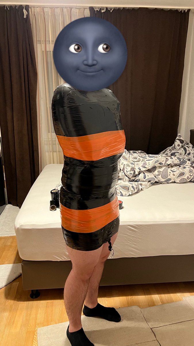 Southwi52848066's tweet photo. Something happend last night…
@FetishDudeLEJ
#gay #slave #mumification #blindfolded #sneaks #sniffing https://t.co/7uLTjqtXEq