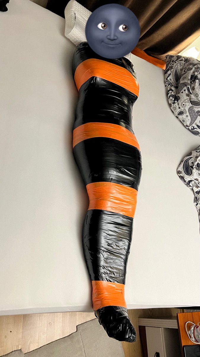 Southwi52848066's tweet photo. Something happend last night…
@FetishDudeLEJ
#gay #slave #mumification #blindfolded #sneaks #sniffing https://t.co/7uLTjqtXEq