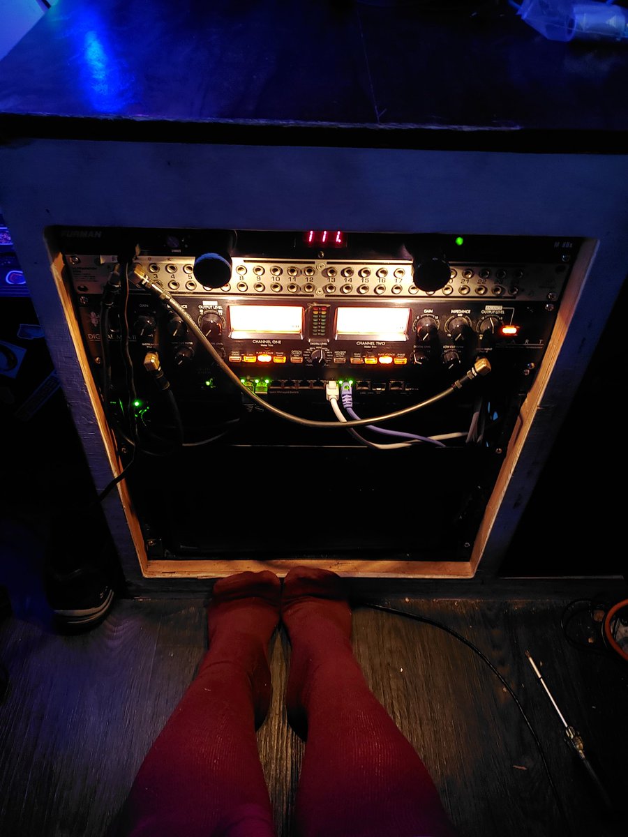 Aural_State's tweet image. Installed a tube preamp in my rack today.  This baby gets h o t #12ax7 #thighhighs