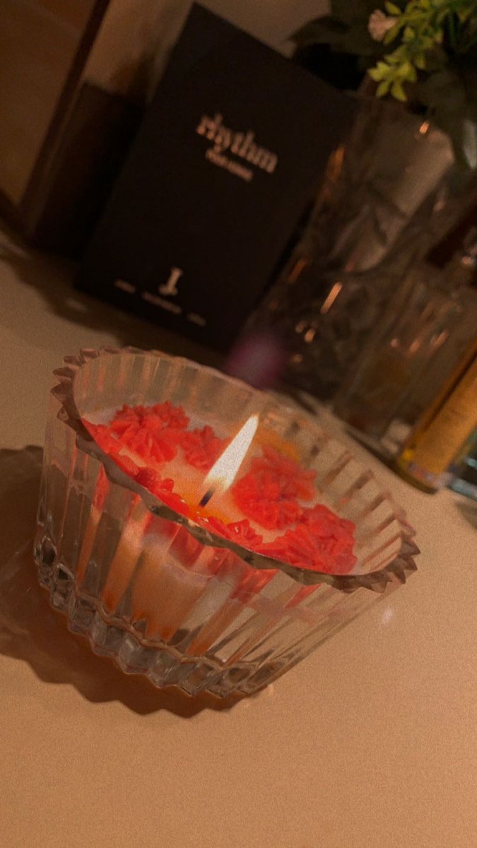 bloomsky67's tweet image. "In the gentle glow of a candle, find the warmth that illuminates your soul."
#CandlelightMagic 🕯😌
#winternight 
#warmfeels