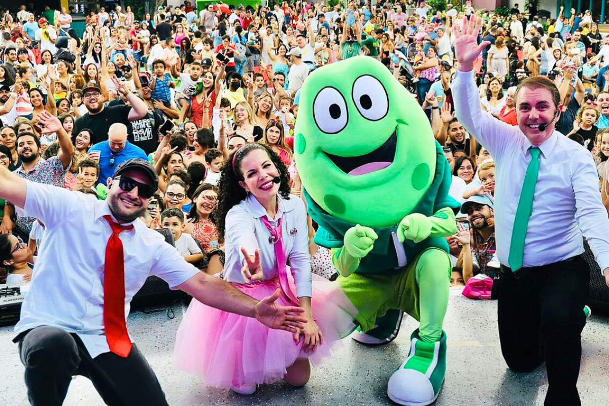 Atención Atención actuará en la Fiesta de Reyes de Toa Alta | tinyurl.com/2x74bvbs

El evento se realizará mañana desde las 9:00 de la mañana con la entrega de regalos por los Reyes Magos.