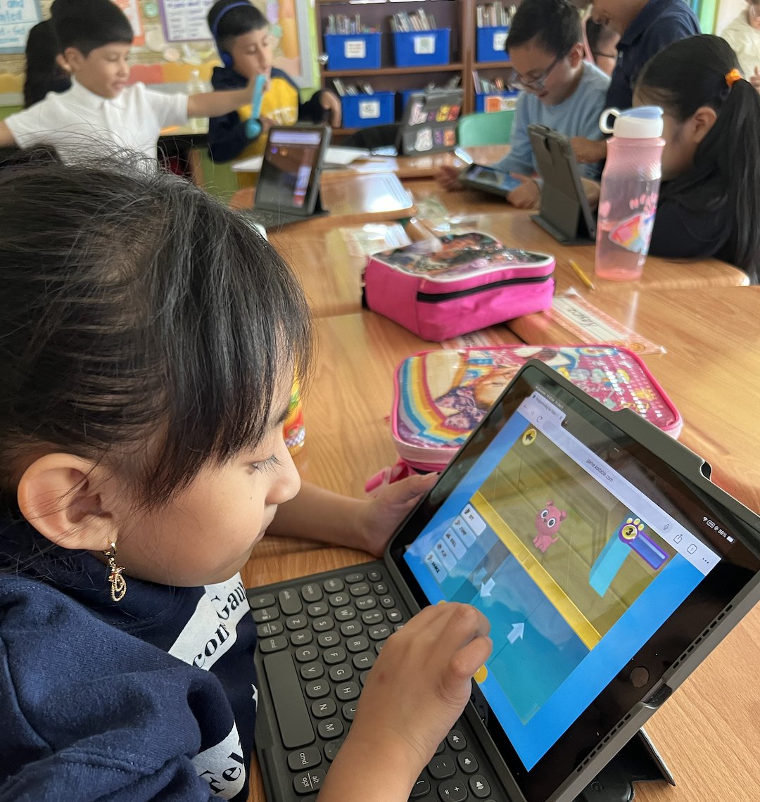 PS 376 💻🍎 tweet media