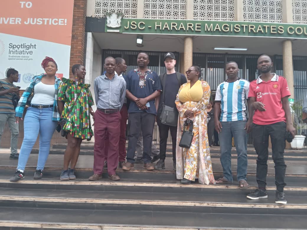 Solidarity remains one of the important shoulder in our struggle for a better Zimbabwe. Thanks to cdes who attended the court session in solidarity with Job Sikhala,breaking the chains of injustice and moving foward. <a href="/freddyMM93/">Freddy Michael Masarirevu⚖️</a>, <a href="/AnesuWellington/">Wellington Anesu Gweshe</a>