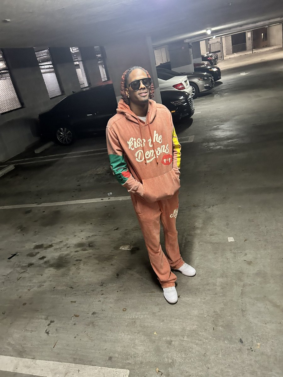 __2000watts's tweet photo. FTCU🧑🏾‍🚀 https://t.co/EDiSYpZNjU