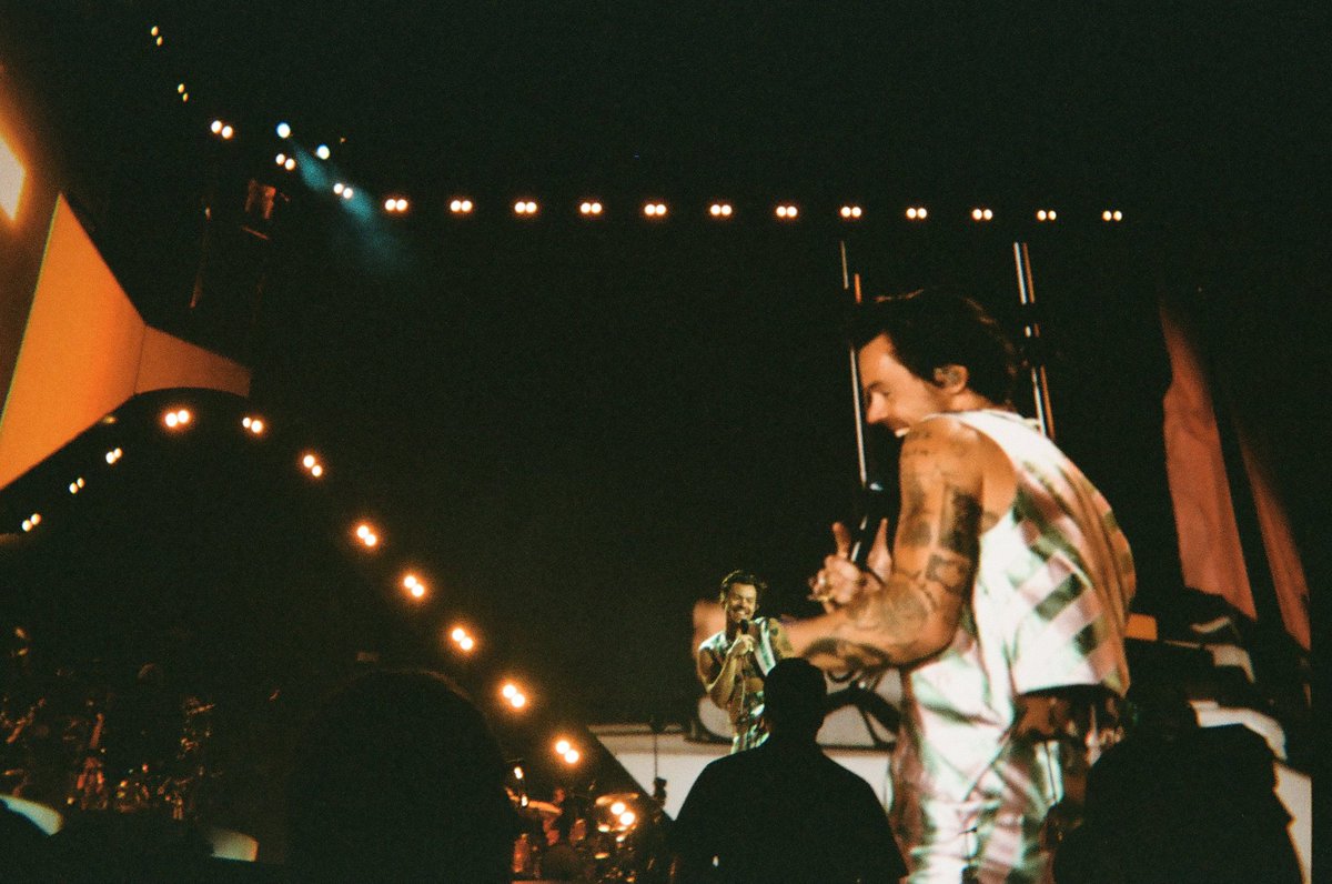 hesfilmbot's tweet photo. harry styles. love on tour, madrid. july, 2023. https://t.co/ZpHleGcwvW