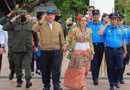 ReligiousNewsN's tweet photo. José Maria Tojera, portavoz de los jesuitas en CA: “Ortega un pobre hombre moribundo, Murillo una mujer enloquecida, ebria de poder, Laureano, presunto heredero del poder en Nicaragua. Los tres corruptos. Persiguen a la iglesia mientras caminan hacia el fracaso https://t.co/pav4dyzBfx