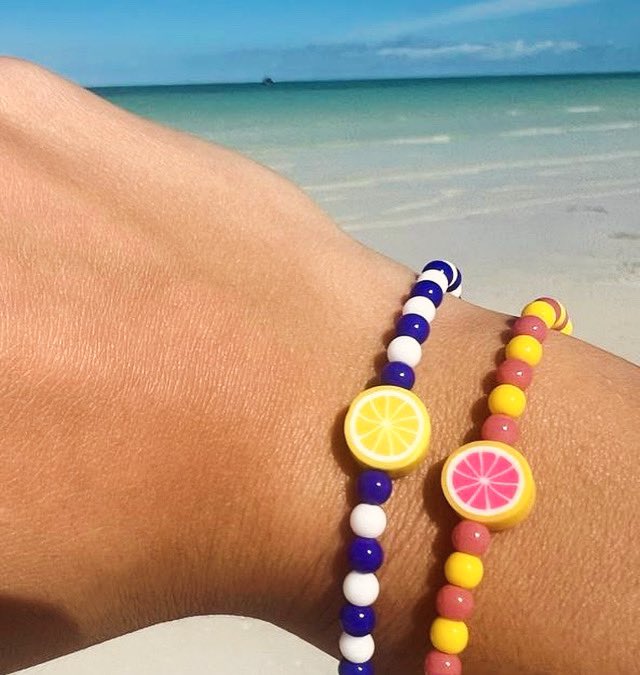 danalevyltd's tweet photo. 🍋Here's the easiest way to feel fabulous &amp; healthy! Get your 5 a day with our handmade #danalevy Sicilian frutta charm glass bead bracelet featuring a fruit charm of your choice from our variety of Sicilian fruits: A Sicilian lemon, a juicy orange or a pink grapefruit. 🍊 https://t.co/7pAVsQvzpz