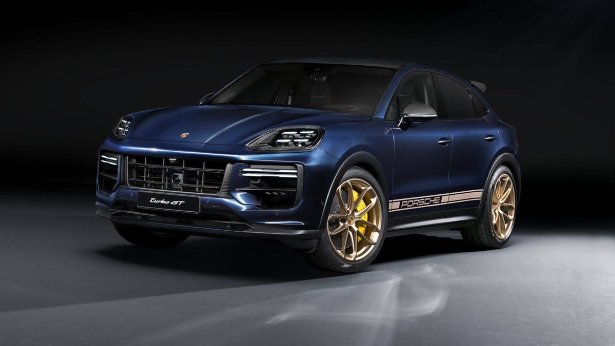 SpokAutoShow's tweet photo. Porsche has thoroughly refined its successful luxury SUV. The 2024 Cayenne debuts with a highly digitalized display and control interior concept, new chassis technology and innovative high-tech features. “It’s one of the most extensive product upgrades in the history of Porsche” https://t.co/xF4SfJ0got