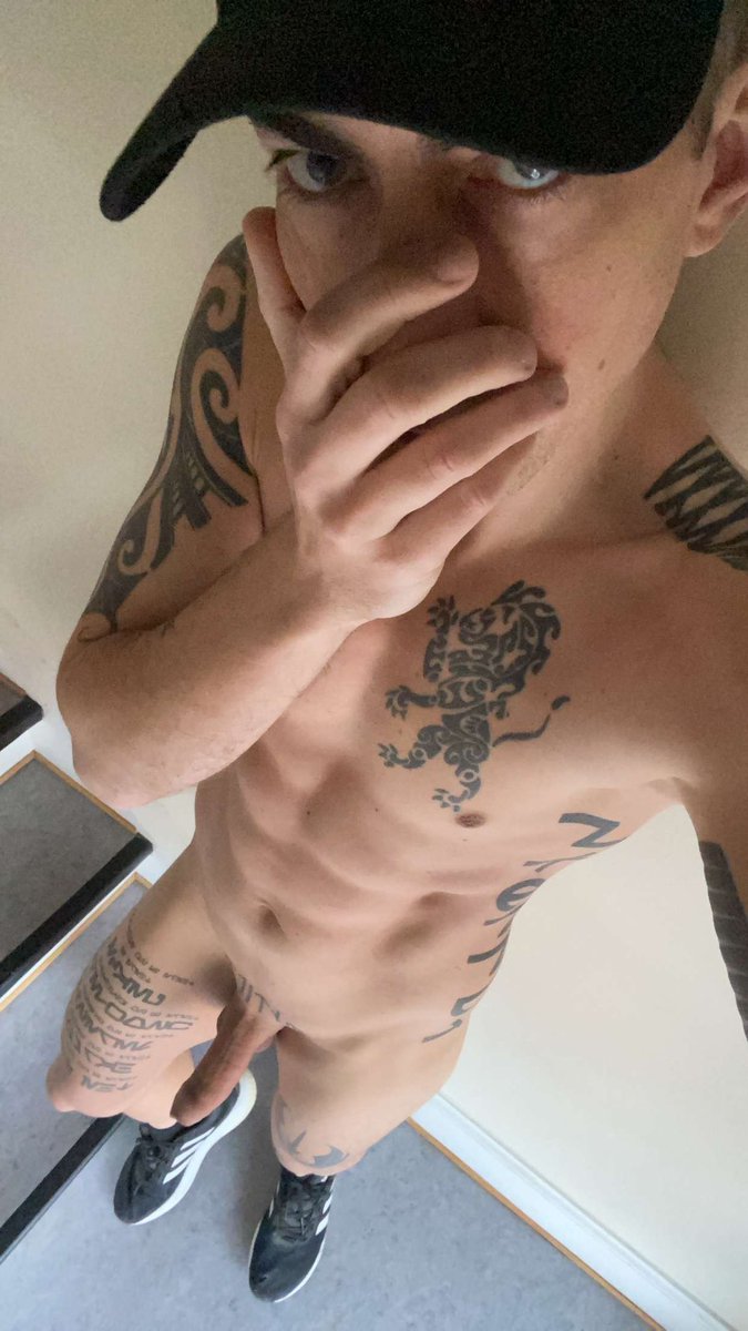 Footguy91nl0181's tweet photo. @AmazingDane85 wants to be exposed, share this slut to the max 😈 https://t.co/EHIx0jj5JK