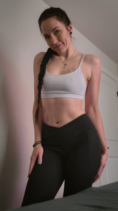 Want to get in a good workout with me? https://t.co/917k35uKuW