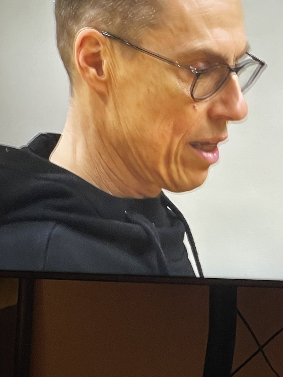 SusannaTirkkone's tweet photo. #avoin #rehellinen #fiksu #edustava #huumorintajuinen jne jne. Annan ääneni tietty! @alexstubb kiitos @MTVSuomi @mikatommola hyvä haastis 👌ja tietty @goranstubb tack 🙏❤️ https://t.co/7LUnsMJucu
