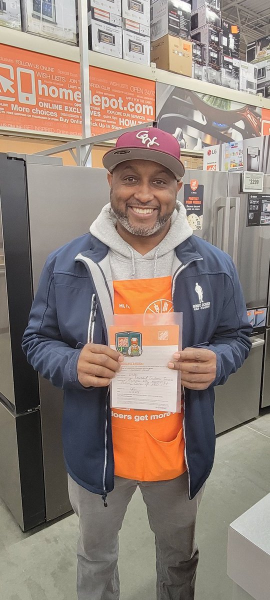 Shout to PA Glenn Ford for driving great customer experience at the Pro Desk! @MarkCoxHD @kenchelle86 @EllinProds