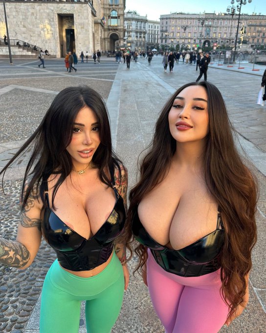 Support my sis @alexmucci_ https://t.co/I6rbYE8PC3<a class="tags" href="/tag/alexmucci_">@alexmucci_</a>