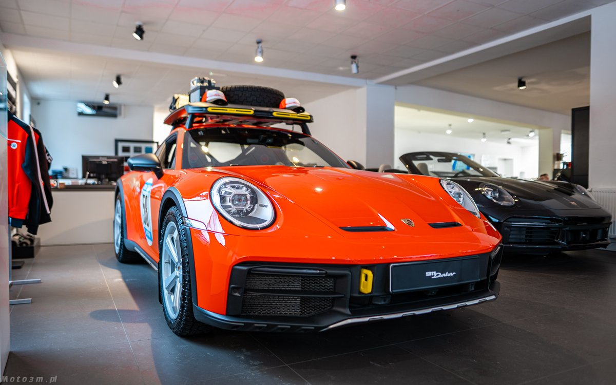 Moto3m_pl's tweet photo. Po latach przerwy, wracamy do tłitowania... czy też iksowania :-) 

W minionym roku w Porsche Centrum Sopot pojawił się unikatowy model Dakar RED58 Special. 🙂 https://t.co/8okX8HjQdY