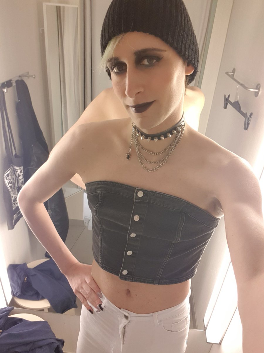 Relle_Chan_FB's tweet photo. Went shopping yesterday, hope you like what i went with ๐ฅฐ๐ค๐ค๐ค #Femboy #femboi #sissy #goth #shopping #fittingroom #gothboi #gothgirl #sissylife #sissylove #feminine https://t.co/6n2gnLDIDE