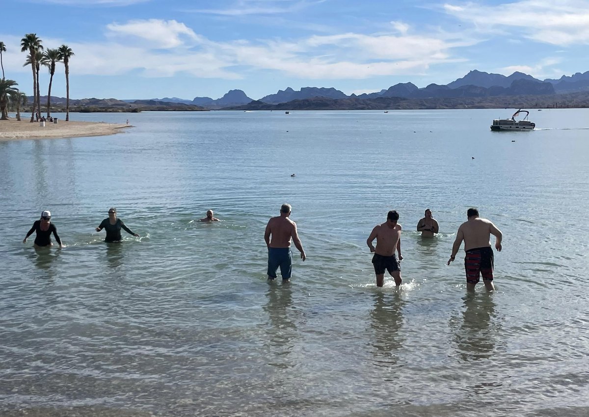 GoLakeHavasu's tweet image. 50th Annual Lake Havasu Polar Bear Day Plunge! - Jan 6th 12pm-2pm London Bridge Beach. $5 to participate (spectators are free). For complete details: golakehavasu.com/Polar_Bear_Day…
#golakehavasu #findyourelement