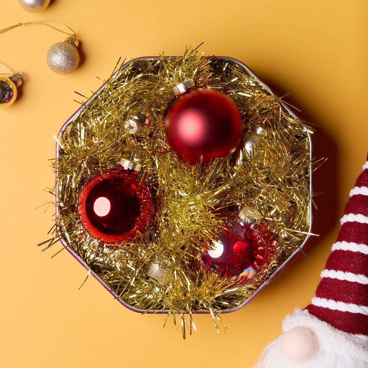 Time to take your decorations down? Re-use your Quality Street tin to keep your festive favourites safe! ✨