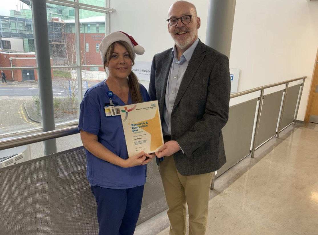 To kick off 2024 we are celebrating Research Star,  Zoe Mellor. 

Research Nurse Zoe was awarded this for going "above &amp; beyond" on the PATHOS trial, the largest head &amp; neck research trial globally.  

Presenting this is Professor Terry Jones, Chief Investigator for PATHOS.