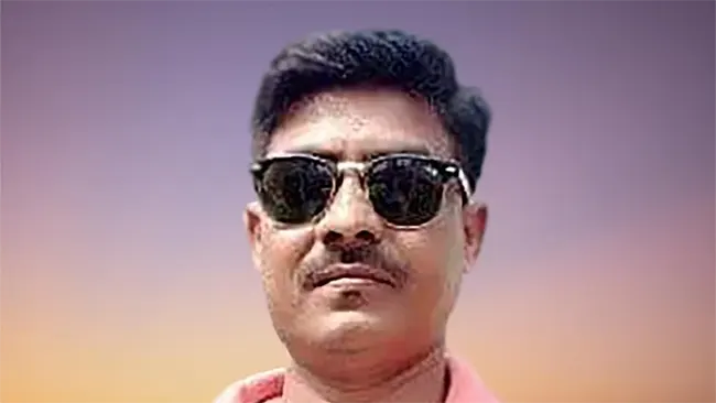 bd_public's tweet photo. বাগেরহাট কারাগারে যুবদল নেতার মৃত্যু
বাগেরহাটে কারাগারে কামাল হোসেন (৪৩) নামের এক যুবদল নেতার মৃত্যু হয়েছে। মঙ্গলবার রাতে তিনি অসুস্থ হয়ে পড়েন
রাত সোয়া ১১টার দিকে বাগেরহাট জেলা হাসপাতালে নেয়ার পর চিকিৎসকেরা তাঁকে মৃত ঘোষণা করেন
#Bangladesh #BeforeElection @bdbnp78 https://t.co/4wuA2KBbXe