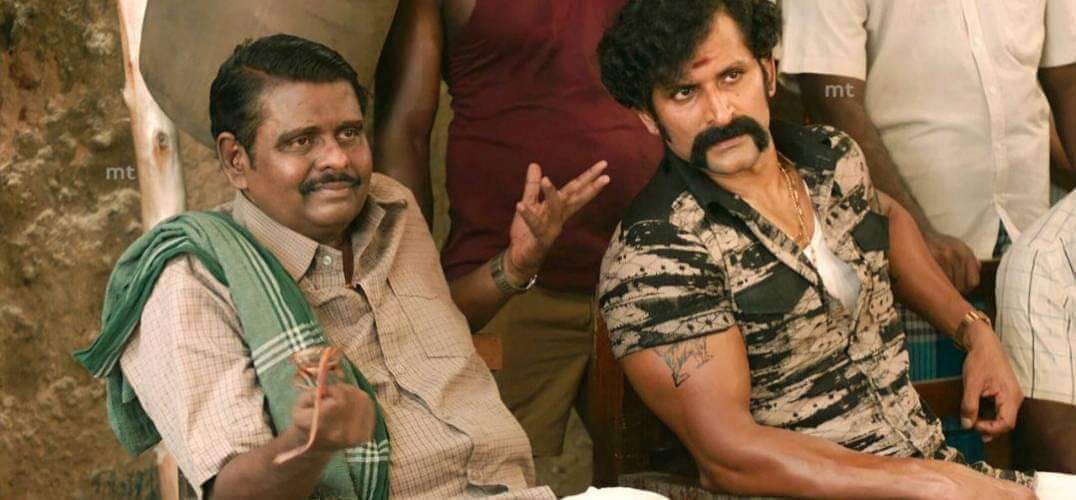 prakashpins's tweet photo. ~ Thala At spending time with family!

~ Others கேப்டன் சாவுக்கு கூட வரல ஏன் டா ஆடிட்டு இருக்காரு

விட்டா Captain சாவுக்கு வராதவர்கள் சிரிக்க கூடாது, குளிக்க கூடாது , சோறு சாப்ட கூடாதுனு சொல்லுவீங்க போலயே அவர் வாழ்க்கைய அவர வாழ விடுங்க டா

#AjithKumar #VidaaMuyarchi https://t.co/grryAxzQSz