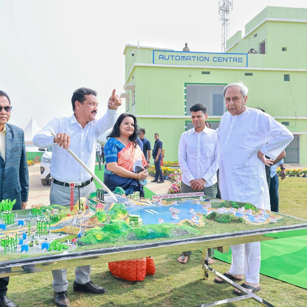 CMO_Odisha's tweet photo. ବଲାଙ୍ଗିର, ସୋନପୁରର ୨୦୩ଟି ଗାଁର ୧ ଲକ୍ଷ ଏକର ଚାଷଜମି ଜଳସେଚିତ ହେବ। ପ୍ରକଳ୍ପ ଦ୍ଵାରା ୮୦ ହଜାରରୁ ଅଧିକ ଚାଷୀ ଉପକୃତ ହେବା ସହ ୭୦ ହଜାରରୁ ଅଧିକ ଲୋକ ପିଇବା ପାଣିର ସୁବିଧା ମଧ୍ୟ ପାଇବେ। #5T ଉପକ୍ରମରେ ପ୍ରକଳ୍ପ କାର୍ଯ୍ୟ ତ୍ବରାନ୍ବିତ ହୋଇଥିବାବେଳେ ଜଳସେଚନ ପାଇଁ କାହାକୁ ବିସ୍ଥାପିତ ହେବାକୁ ପଡ଼ିବ ନାହିଁ। #OdishaOnTheMove https://t.co/QJd2nMNZnD