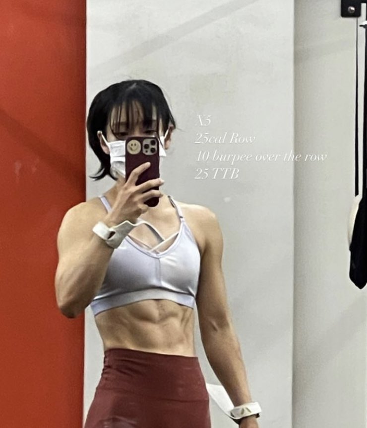 P0Cxc's tweet photo. 〜バキバキシリーズ②〜

これはやばすぎる
#腹筋女子  ＃筋肉女子  #腹筋バキバキ 

好評で有れば第三弾出します https://t.co/9mKSOMXQCC