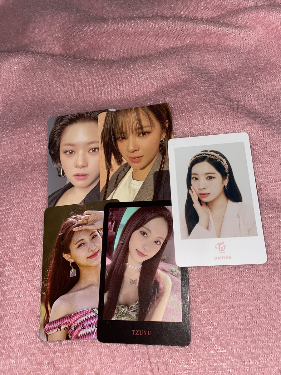teepoppe's tweet photo. ⟡ wts lfb | ph ⟡ #poppyonhand 
help rt tysm ♡

╰ dahyun jeongyeon tzuyu pcs   .ᐟ

₱  80 ea 🫧

౨ৎ  x sensi
౨ৎ  payo once oc is sent | dop 3days
౨ৎ onhand
౨ৎ mop: gcash
; mod: sc/o, ggx,

t. twice ready to be more and more https://t.co/evPqoqtfYX