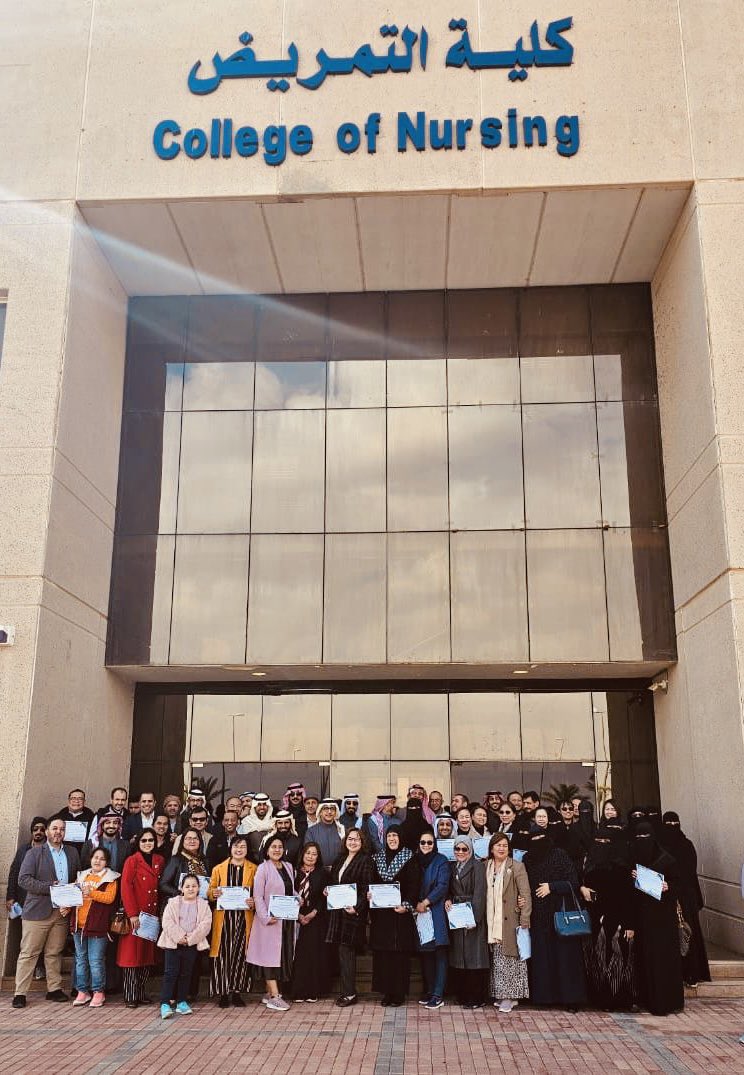 Awatifa_a12's tweet photo. أحتفلت كلية التمريض ومنسوبيها بنهاية الفصل الدراسي الأول الذي تكلل بفضل الله وتوفيقه بالنجاح والتميز. أنتهز هذه الفرصة لتقديم كل الشكر والتقدير لسعادة رئيس الجامعة وسعادة الوكلاء على حرصهم ومتابعتهم،  وتوفيركل مايلزم للرقي بمخرجات الكلية https://t.co/upAZESZJpt