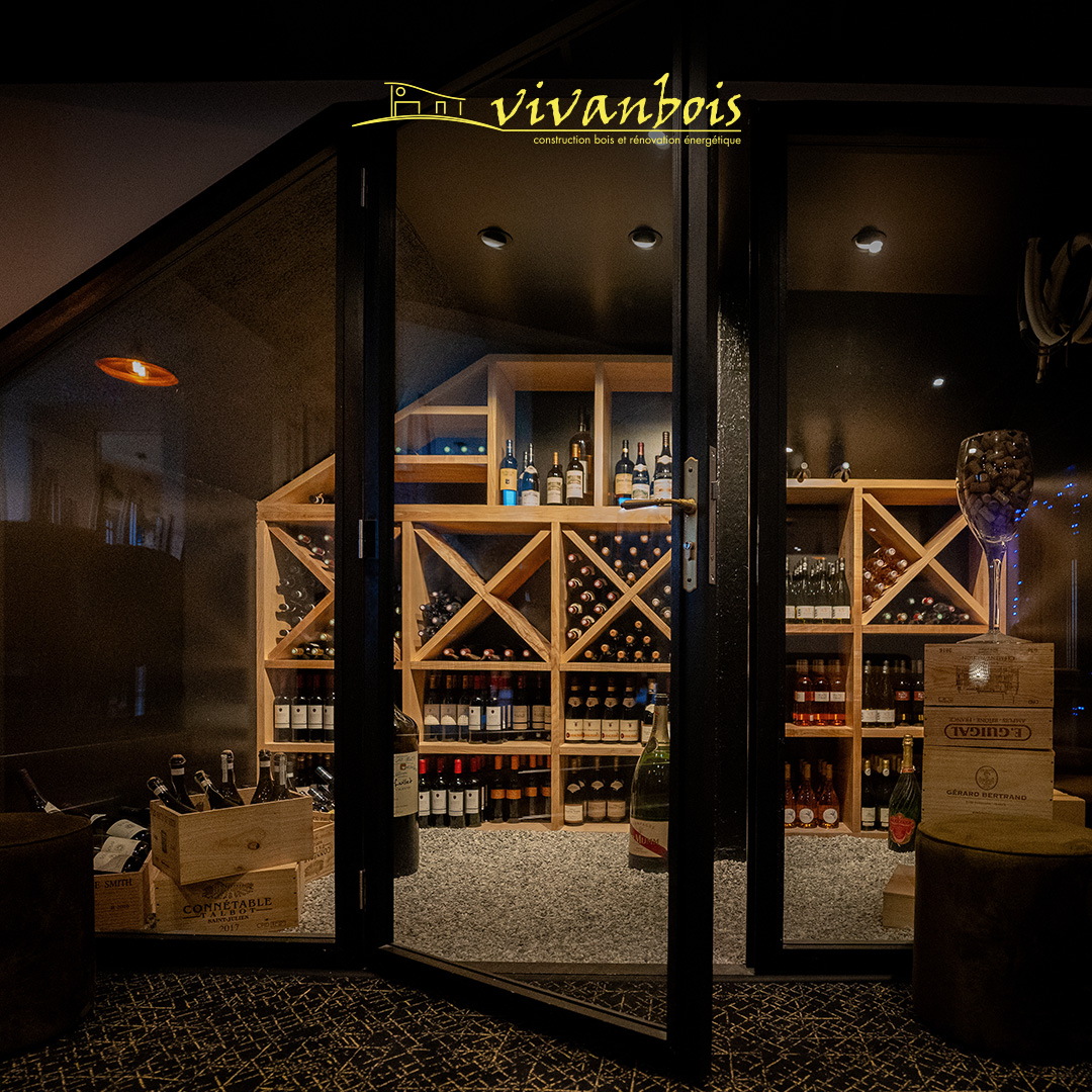 Imaginée et conçue par l’équipe Vivanbois, la cave à vin du restaurant La Terrasse à Saintes se distingue par son habillage en bois, incarnant un style luxueux et contemporain.
maison-en-bois-17.fr/amenagement-in…