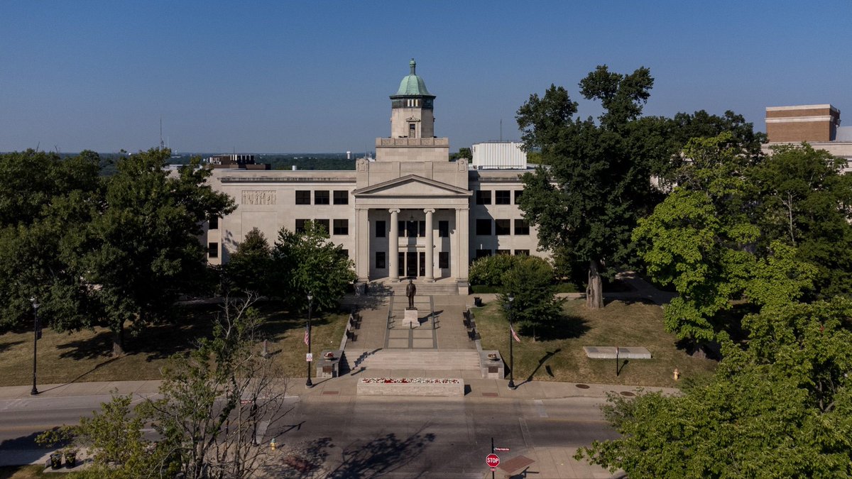 Curious about academic programs @wku? Throughout the semester, we feature a different academic program each day so you can check out courses, career paths & more. Today in @WKUPcal & @HistoryDeptWKU, we highlight a major in Social Studies . For more info: wku.edu/history/underg…