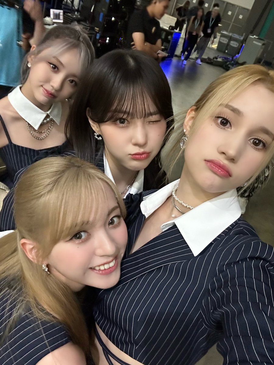 official_kep1er's tweet photo. 내가 사랑하는 사람들과 함께한지 2년💛

#휴닝바히에 #HUENING_BAHIYYIH
#Kep1er #케플러 https://t.co/HHN1j43s3Q