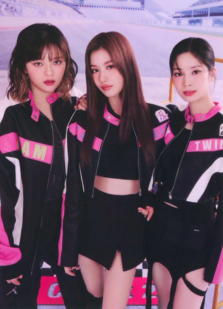 SCAN] TWICE JAPAN SEASON'S GREETINGS 2024 'Circuit24' - Monthly