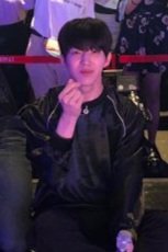 DAY6_rang's tweet image. 멤버별 하트 포즈
🐻 손하트+ 양쪽 윙꾸
🐶 정직 손하트 갱얼쥐 (증명사진st)
🦊🐰 ? 하트긴 하트인데...1층과 2층이 나뉜듯한..,,.ㅋㅋㅋㅋㅋㅋㅋㅋㅋㅋㅋ