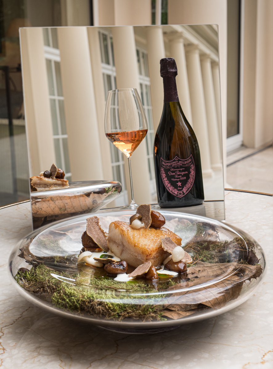 Le Bristol Paris x Dom Pérignon 💚 

#lebristolparis #domperignon #parisevents #gastronomie #paris