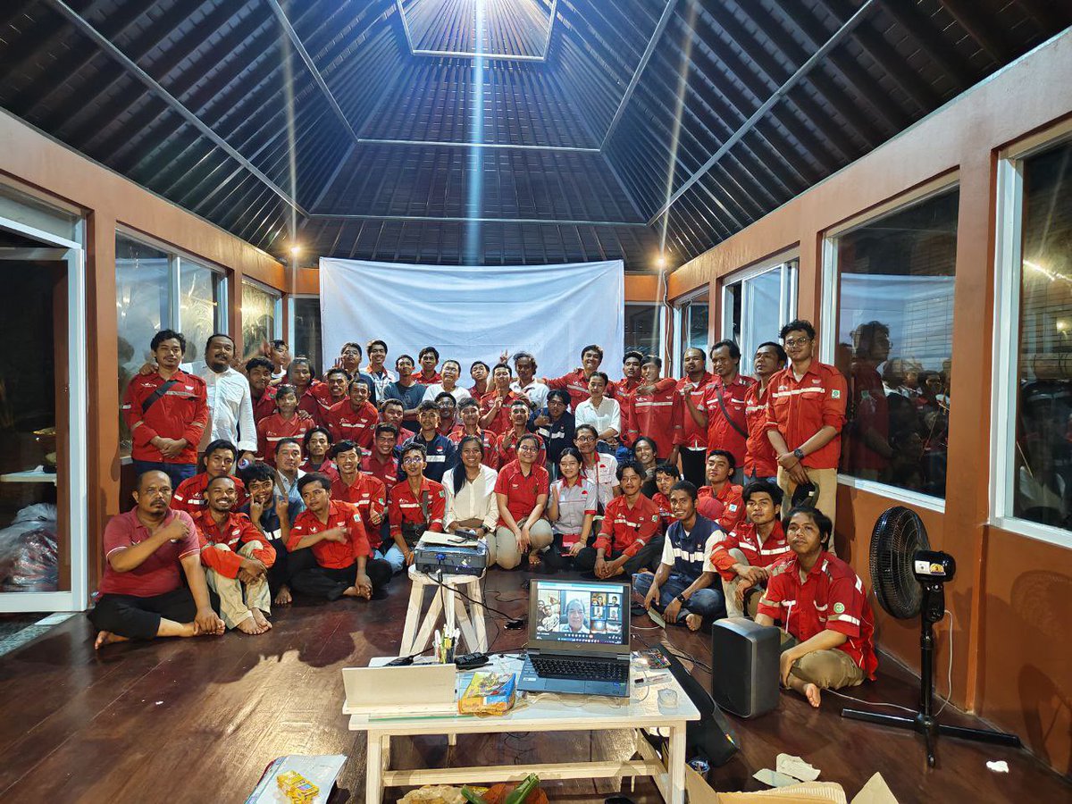 arimayasari's tweet photo. #2Januari2024
Annual General Meeting with all team GMT. Semoga GMT Semakin Maju Tumbuh dan Berkembang ❤️🤍
#superteam
#ptgayamasateknika https://t.co/lTIEl2rPSz