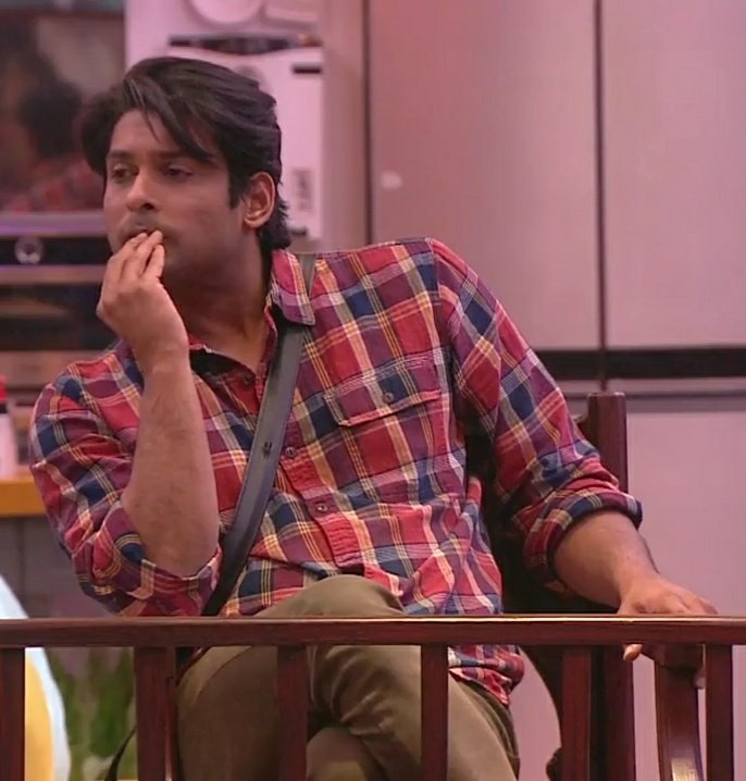 JhumeTahamina's tweet photo. No one really cares about your mental health &amp; your side of story ...Until it turns into anger &amp; frustration...
And then suddenly you are a bad person...
And then people judge you...🤷‍♀️

#SidharthShukla #SidHearts 
#SidharthShuklaLivesOn https://t.co/k3fzUxaBYN