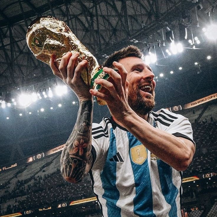 𝐎 𝐂𝐚𝐦𝐢𝐬𝐚 𝟖 🏆⚽️ tweet media