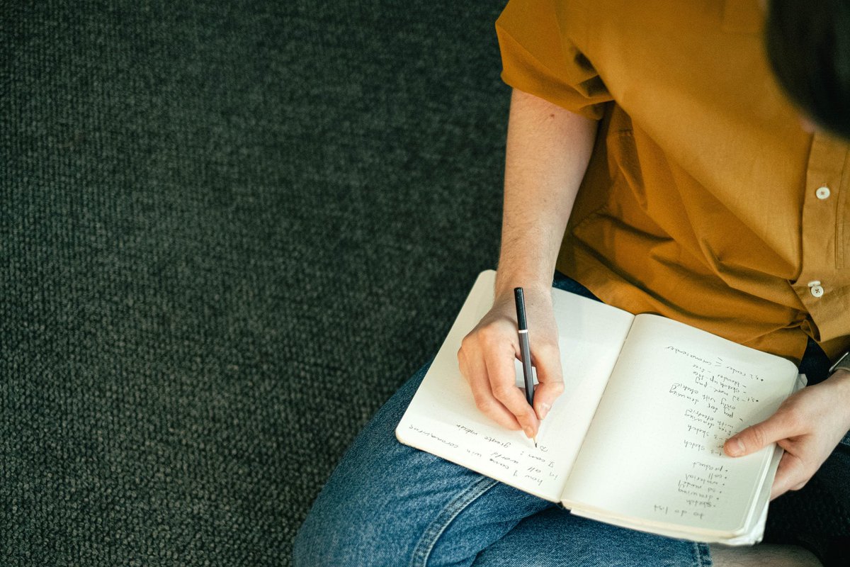 grabmyessay's tweet photo. 🌟 Dive into the art of producing an engaging book report with tips and insights from @GrabMyEssay. 🚀 Check out this valuable resource: https://t.co/GE8fclOEYI 📝 Happy reading and writing, bookworms! #BookReport #writingtips https://t.co/rcbBfzbOZc