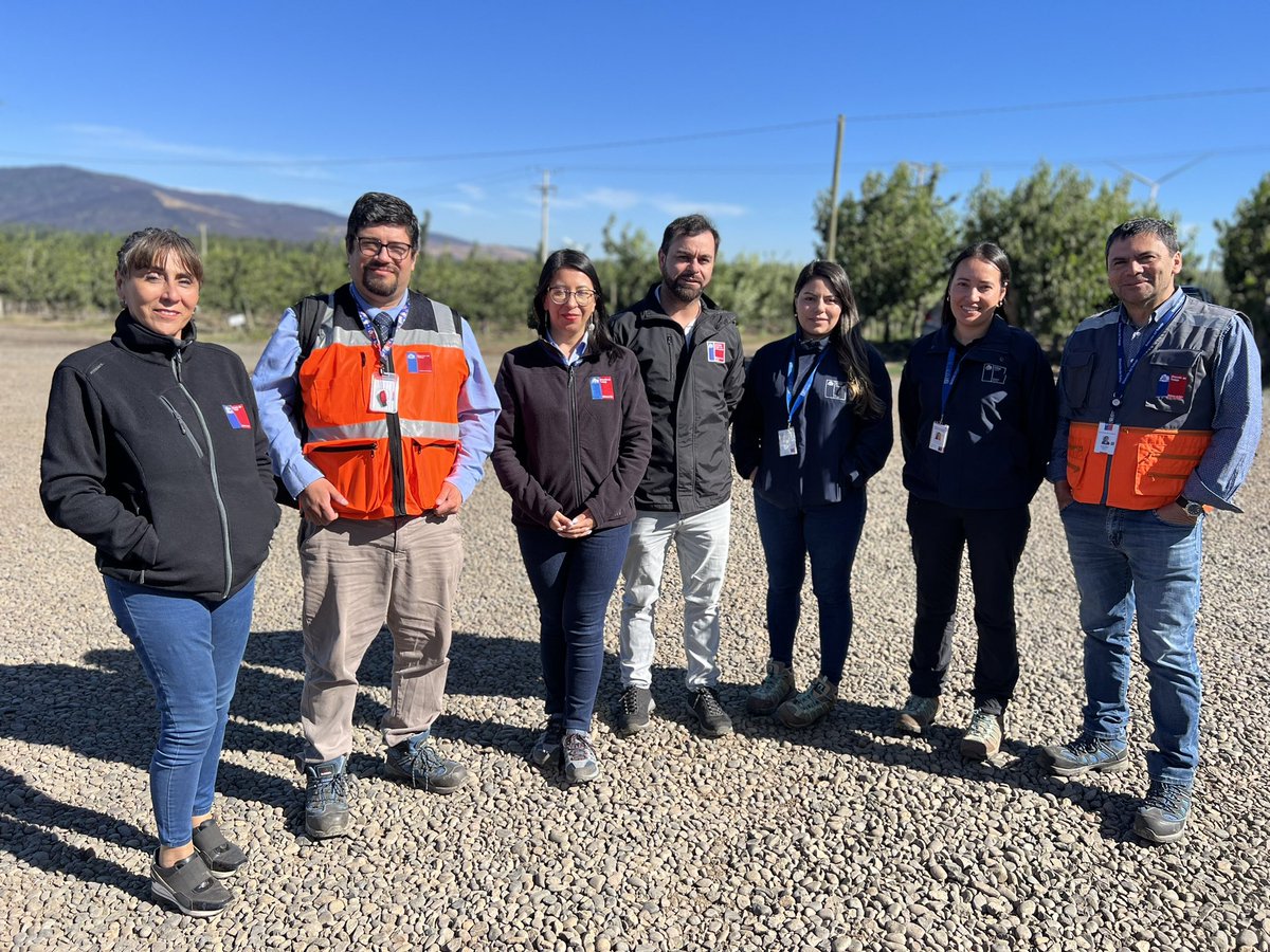 drtaraucania's tweet photo. 🚨 Fiscalización Programa Nacional Agrícola de Temporada
👉 Fiscalizadores/as se desplegaron verificando cumplimiento de la normativa laboral, previsional y de higiene y seguridad
👉 En la ocasión acude la Autoridad Sanitaria, inspectores del trabajo y directora @CarojedaGalaz https://t.co/unusSBjFn7