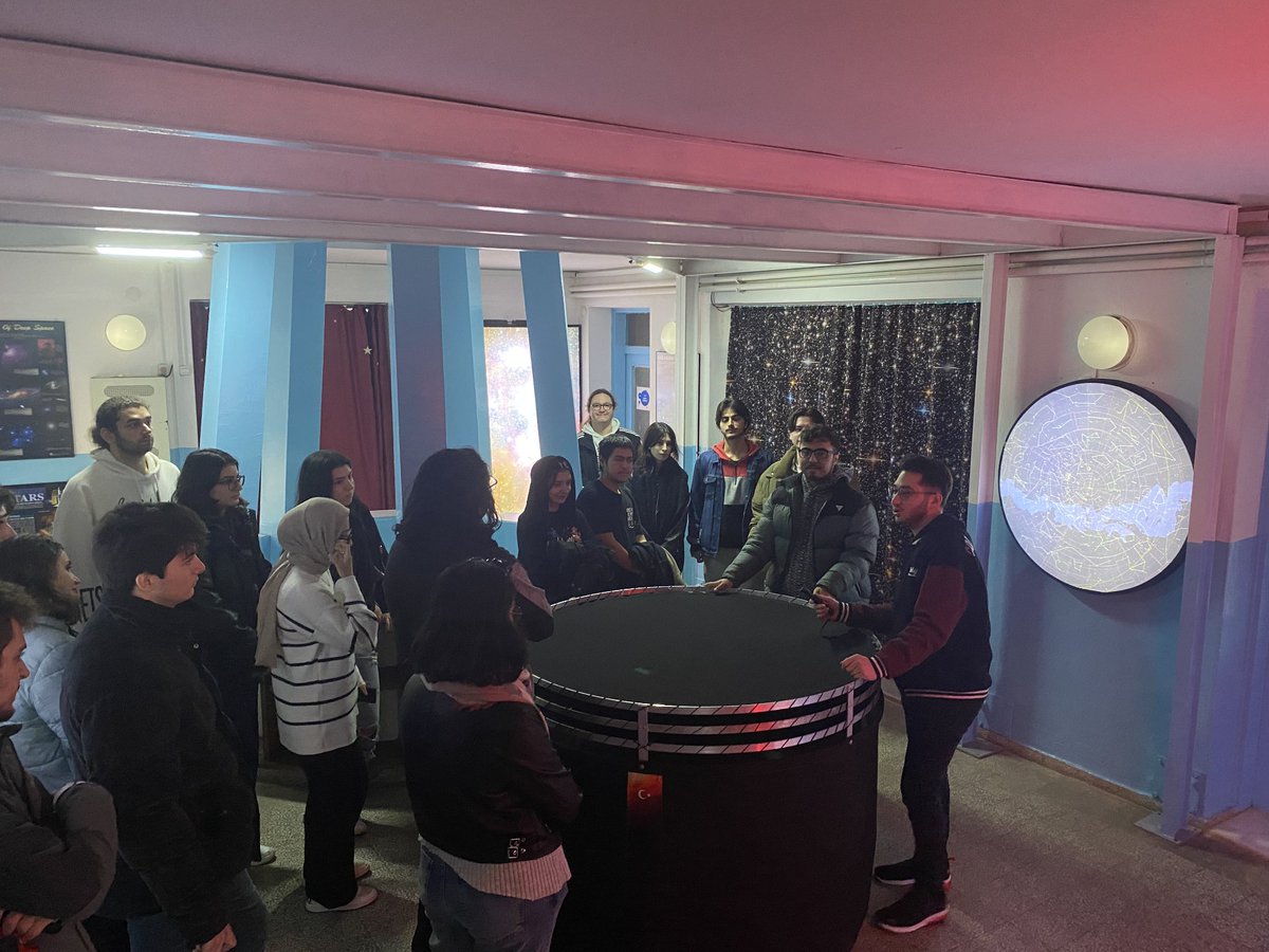 hsnldl's tweet image. Yeni yıla zaman kaybetmeden ilk etkinliğimizle başladık. Gözlemevimizin 2024 yılı ilk misafirleri Üniversitemiz Astronomi Topluluğu (@euastroege)'nun üyeleri idi.