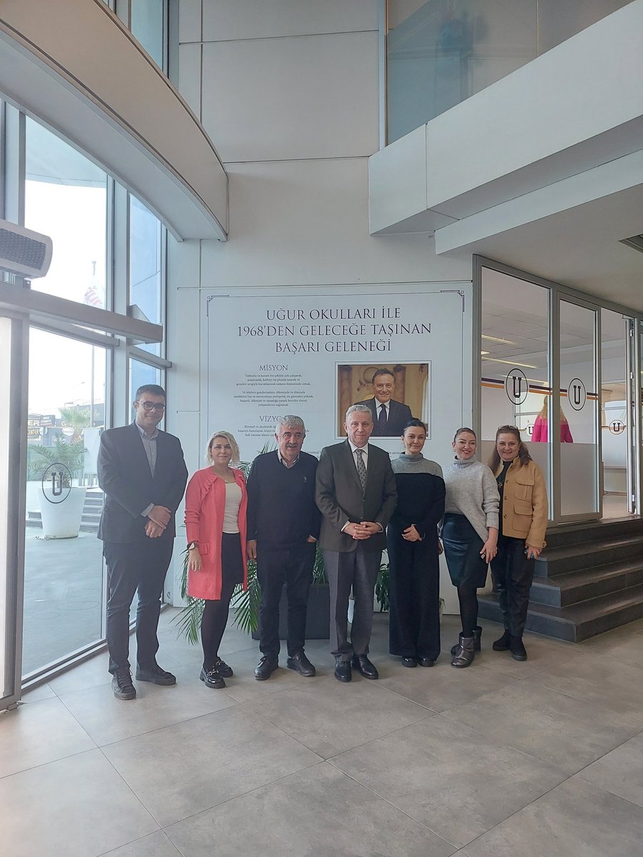 UOGaziemir's tweet photo. Sn. Genel Müdürümüz Mustafa ÇAKIR başlamış olduğumuz kayıt yenileme sürecinde ziyareti ile bizlere motivasyon kaynağı oldu.

Değerli ziyareti için Genel Müdürümüze teşekkür ederiz.🙏 https://t.co/AgngFIfjAa