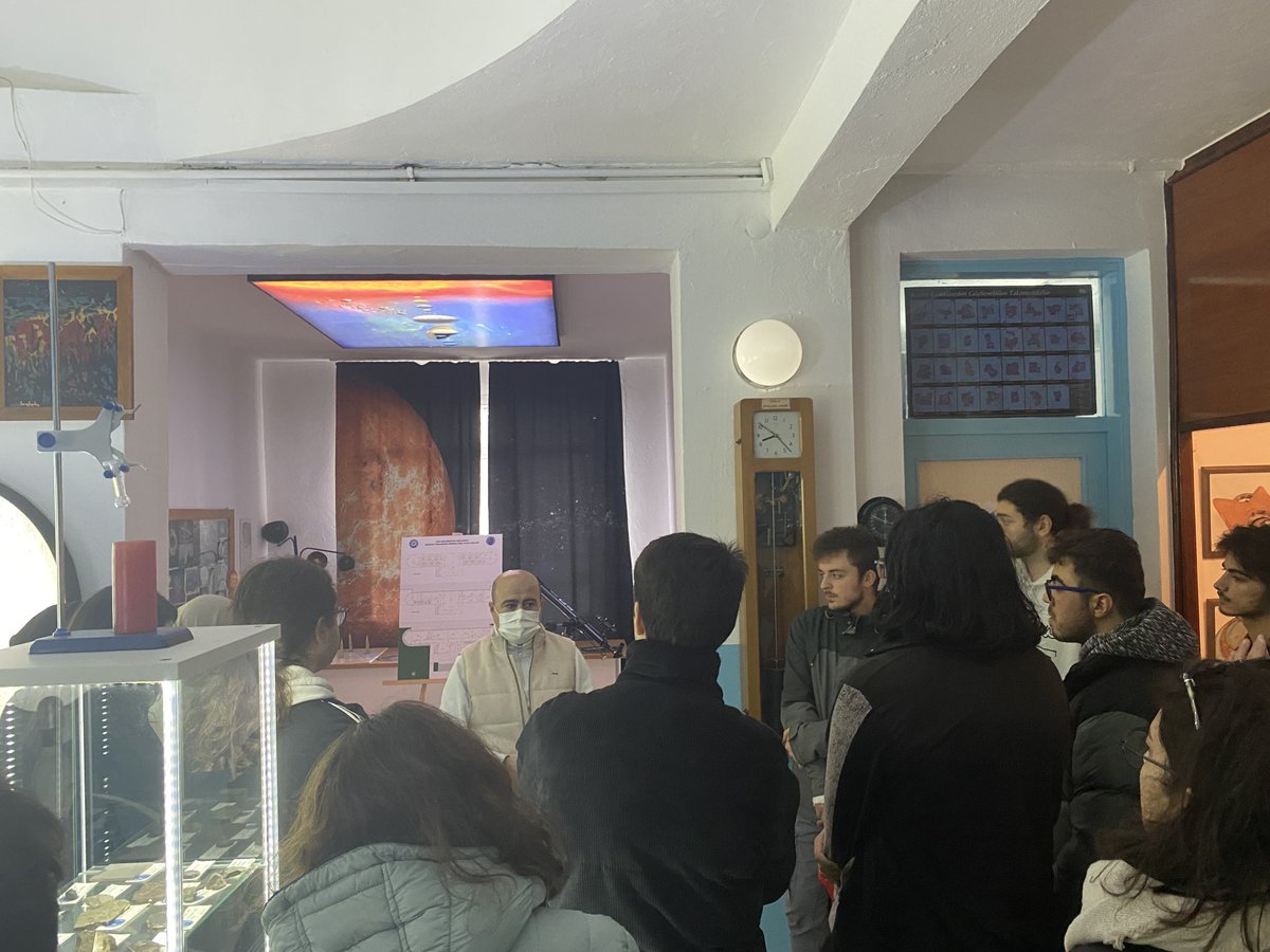 hsnldl's tweet image. Yeni yıla zaman kaybetmeden ilk etkinliğimizle başladık. Gözlemevimizin 2024 yılı ilk misafirleri Üniversitemiz Astronomi Topluluğu (@euastroege)'nun üyeleri idi.

@ProfNecdetBudak
@EUObservatory
@Yoldas_Ezgi