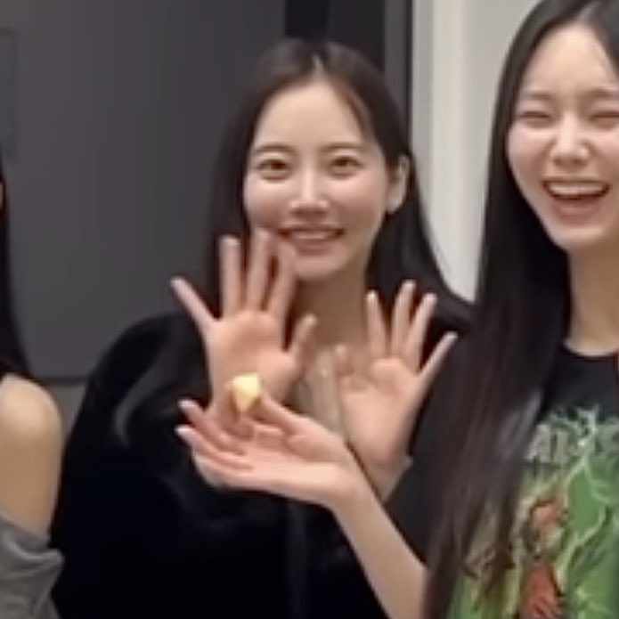illeeys's tweet photo. TAKAYA FUNA has left BELIFT & HYBE and is currently under DG Entertainment (company of EL7Z UP & ex-Wanna One member/soloist Yoon Jisung) she seems to be in the debut lineup of the new girl group that DG is preparing to debut in 2024! 💖
#RUNext #알유넥스트 https://t.co/2qZFHjxB30